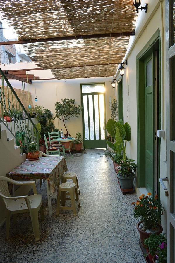 Apartmán Pireas Port Next To Metro Artistic House Exteriér fotografie