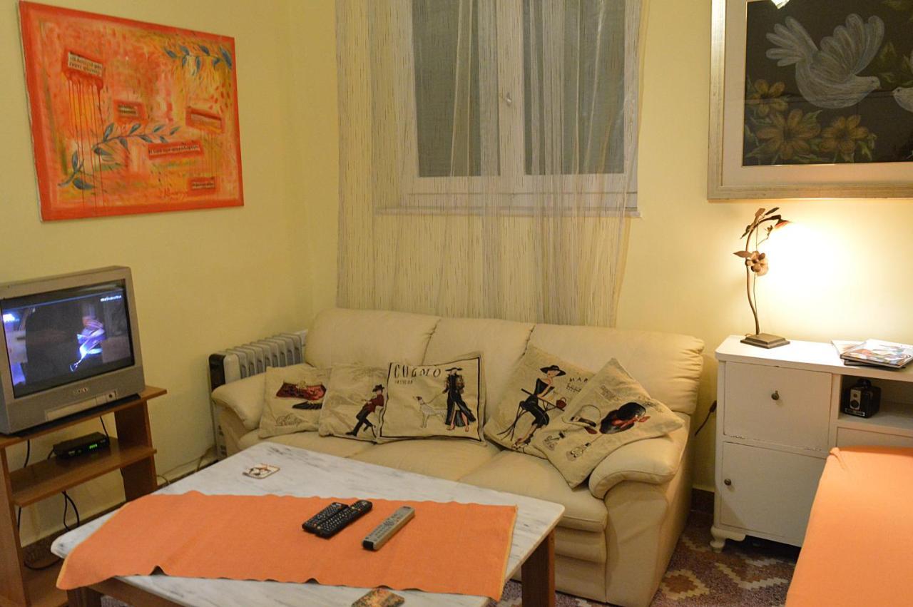 Apartmán Pireas Port Next To Metro Artistic House Exteriér fotografie